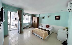 Catba Central Hotel